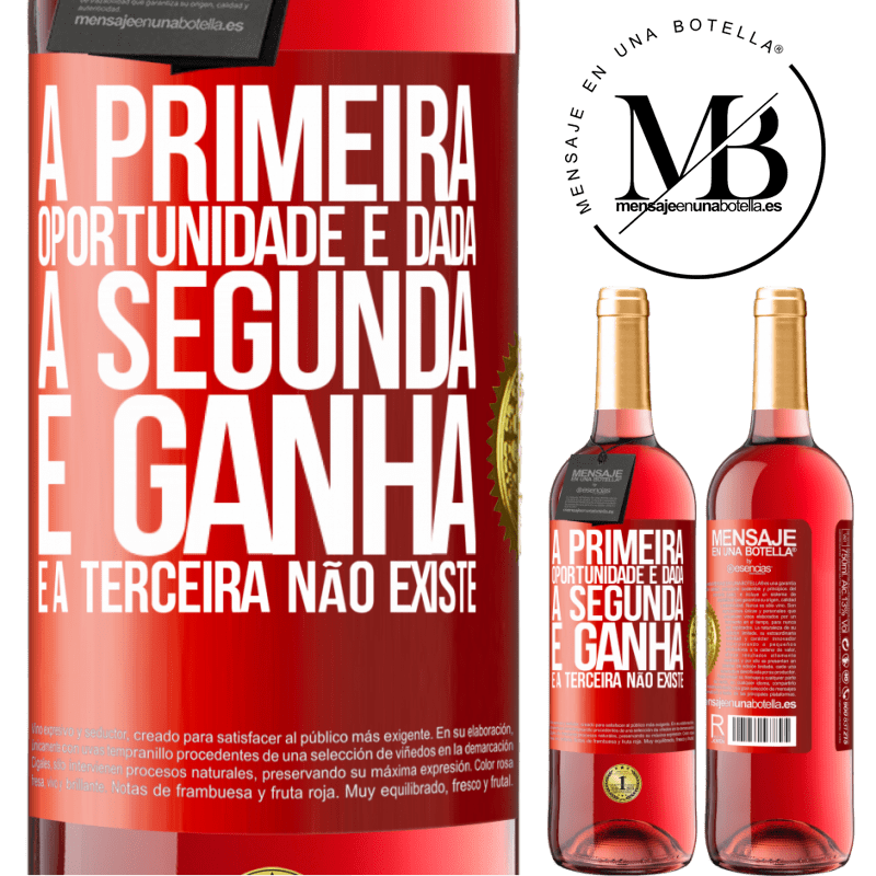 29,95 € Envio grátis | Vinho rosé Edição ROSÉ A primeira oportunidade é dada, a segunda é ganha e a terceira não existe Etiqueta Vermelha. Etiqueta personalizável Vinho jovem Colheita 2023 Tempranillo