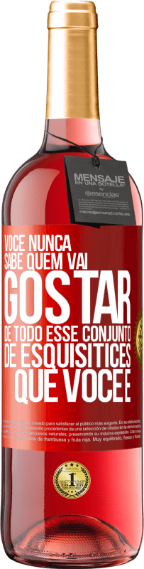 29,95 € | Vinho rosé Edição ROSÉ Você nunca sabe quem vai gostar de todo esse conjunto de esquisitices que você é Etiqueta Vermelha. Etiqueta personalizável Vinho jovem Colheita 2024 Tempranillo