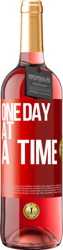 29,95 € | Rosé Wine ROSÉ Edition One day at a time Red Label. Customizable label Young wine Harvest 2024 Tempranillo