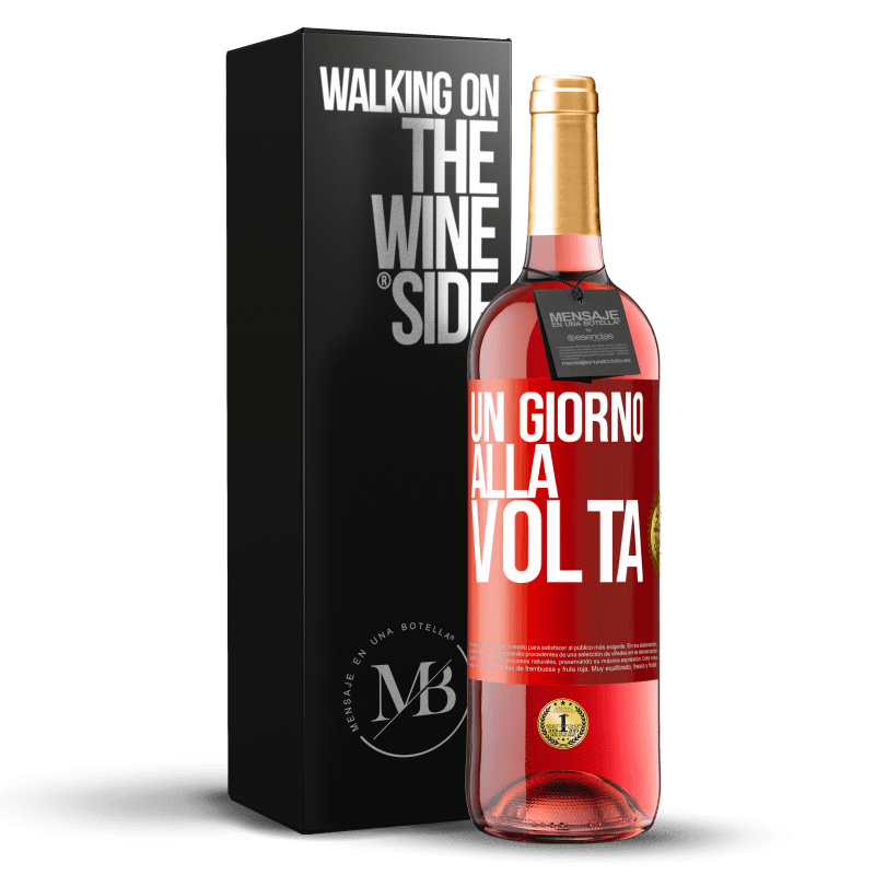 29,95 € Spedizione Gratuita | Vino rosato Edizione ROSÉ Un giorno alla volta Etichetta Rossa. Etichetta personalizzabile Vino giovane Raccogliere 2024 Tempranillo