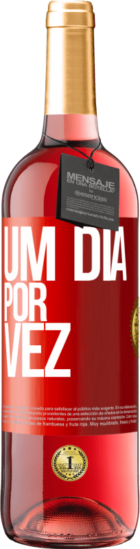 29,95 € | Vinho rosé Edição ROSÉ Um dia por vez Etiqueta Vermelha. Etiqueta personalizável Vinho jovem Colheita 2023 Tempranillo