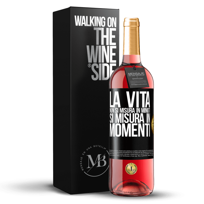 29,95 € Spedizione Gratuita | Vino rosato Edizione ROSÉ La vita non si misura in minuti, si misura in momenti Etichetta Nera. Etichetta personalizzabile Vino giovane Raccogliere 2024 Tempranillo