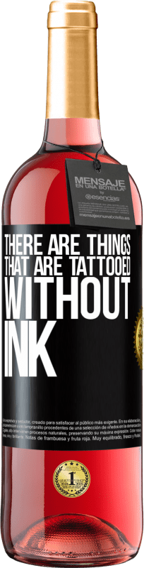 29,95 € Free Shipping | Rosé Wine ROSÉ Edition There are things that are tattooed without ink Black Label. Customizable label Young wine Harvest 2025 Tempranillo