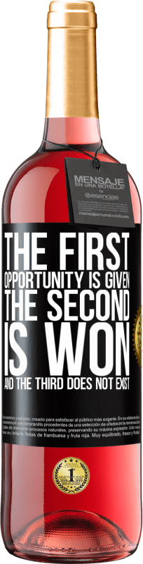 29,95 € 免费送货 | 桃红葡萄酒 ROSÉ版 给了第一个机会，赢得了第二个机会，第三个不存在 黑标. 可自定义的标签 青年酒 收成 2023 Tempranillo