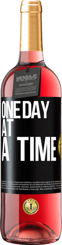 29,95 € | Rosé Wine ROSÉ Edition One day at a time Black Label. Customizable label Young wine Harvest 2024 Tempranillo