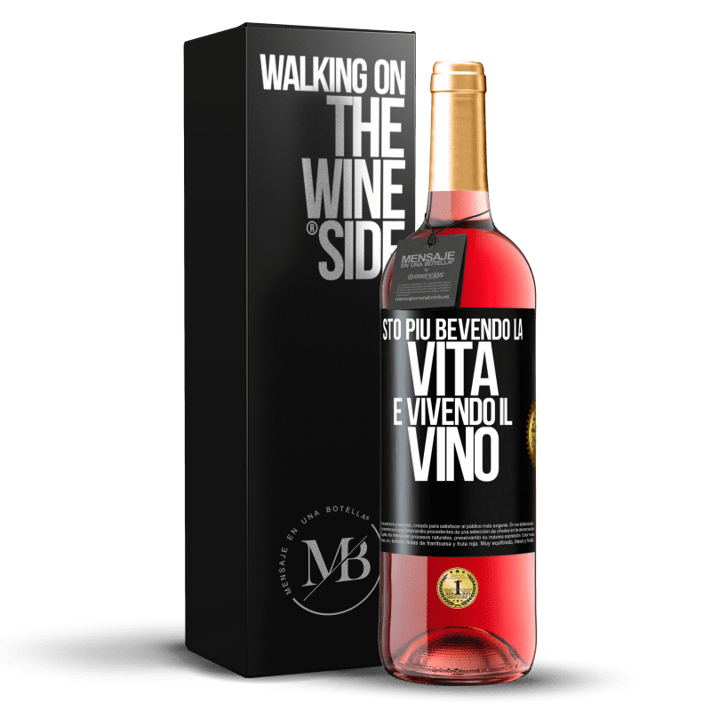 29,95 € Spedizione Gratuita | Vino rosato Edizione ROSÉ Sto più bevendo la vita e vivendo il vino Etichetta Nera. Etichetta personalizzabile Vino giovane Raccogliere 2025 Tempranillo