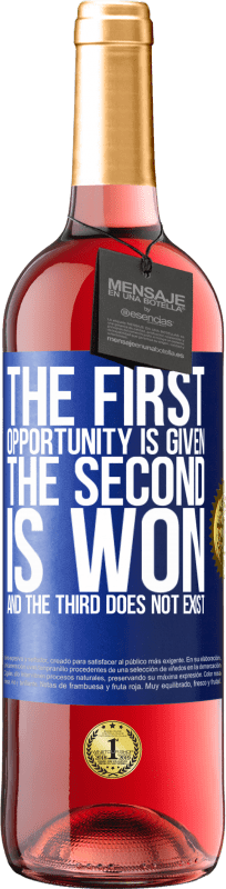 29,95 € 免费送货 | 桃红葡萄酒 ROSÉ版 给了第一个机会，赢得了第二个机会，第三个不存在 蓝色标签. 可自定义的标签 青年酒 收成 2023 Tempranillo