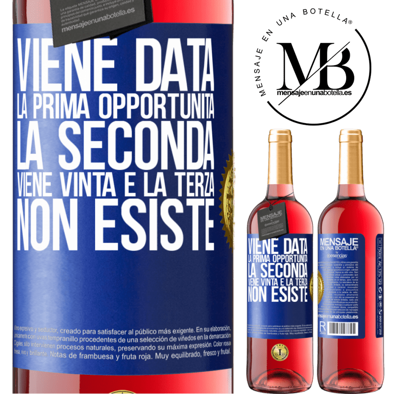 29,95 € Spedizione Gratuita | Vino rosato Edizione ROSÉ Viene data la prima opportunità, la seconda viene vinta e la terza non esiste Etichetta Blu. Etichetta personalizzabile Vino giovane Raccogliere 2023 Tempranillo