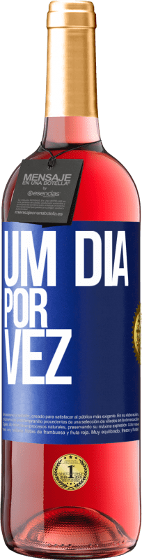 29,95 € | Vinho rosé Edição ROSÉ Um dia por vez Etiqueta Azul. Etiqueta personalizável Vinho jovem Colheita 2023 Tempranillo