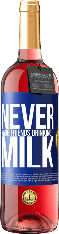 29,95 € | 桃红葡萄酒 ROSÉ版 我从没结交喝牛奶的朋友 蓝色标签. 可自定义的标签 青年酒 收成 2023 Tempranillo