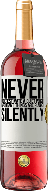 «永远不要低估一个安静的人，重要的事情会默默地计划» ROSÉ版