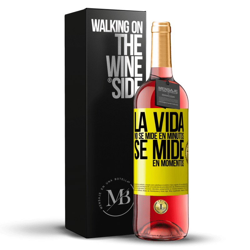 29,95 € Envío gratis | Vino Rosado Edición ROSÉ La vida no se mide en minutos, se mide en momentos Etiqueta Amarilla. Etiqueta personalizable Vino joven Cosecha 2024 Tempranillo