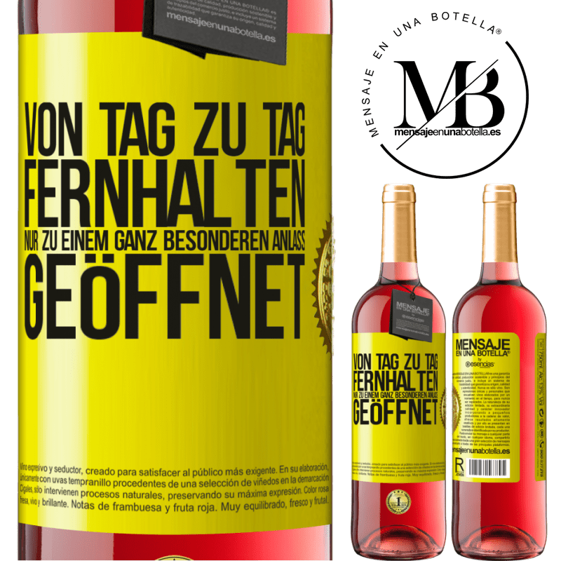 29,95 € Kostenloser Versand | Roséwein ROSÉ Ausgabe Vom alltäglichen fernhalten. Nur zu einem ganz besonderen Anlass öffnen Gelbes Etikett. Anpassbares Etikett Junger Wein Ernte 2024 Tempranillo