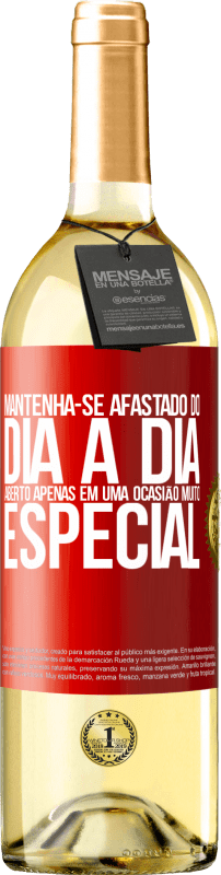 29,95 € | Vinho branco Edição WHITE Mantenha-se afastado do dia a dia. Aberto apenas em uma ocasião muito especial Etiqueta Vermelha. Etiqueta personalizável Vinho jovem Colheita 2024 Verdejo