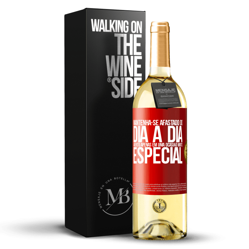 29,95 € Envio grátis | Vinho branco Edição WHITE Mantenha-se afastado do dia a dia. Aberto apenas em uma ocasião muito especial Etiqueta Vermelha. Etiqueta personalizável Vinho jovem Colheita 2024 Verdejo