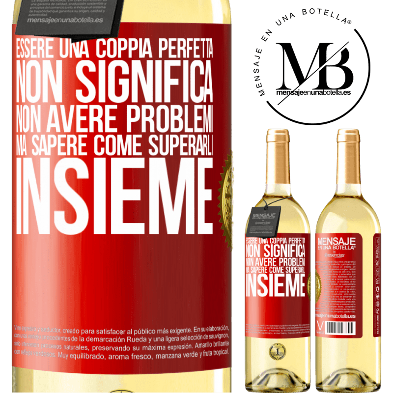 29,95 € Spedizione Gratuita | Vino bianco Edizione WHITE Essere una coppia perfetta non significa non avere problemi, ma sapere come superarli insieme Etichetta Rossa. Etichetta personalizzabile Vino giovane Raccogliere 2024 Verdejo