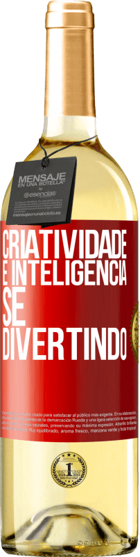 29,95 € | Vinho branco Edição WHITE Criatividade é inteligência se divertindo Etiqueta Vermelha. Etiqueta personalizável Vinho jovem Colheita 2024 Verdejo