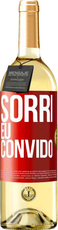 Envio grátis | Vinho branco Edição WHITE Sorri eu convido Etiqueta Vermelha. Etiqueta personalizável Vinho jovem Colheita 2023 Verdejo