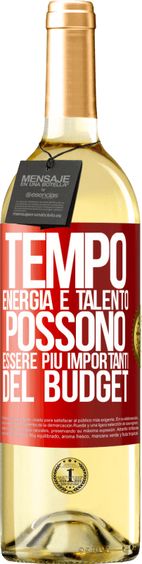 29,95 € Spedizione Gratuita | Vino bianco Edizione WHITE Tempo, energia e talento possono essere più importanti del budget Etichetta Rossa. Etichetta personalizzabile Vino giovane Raccogliere 2025 Verdejo