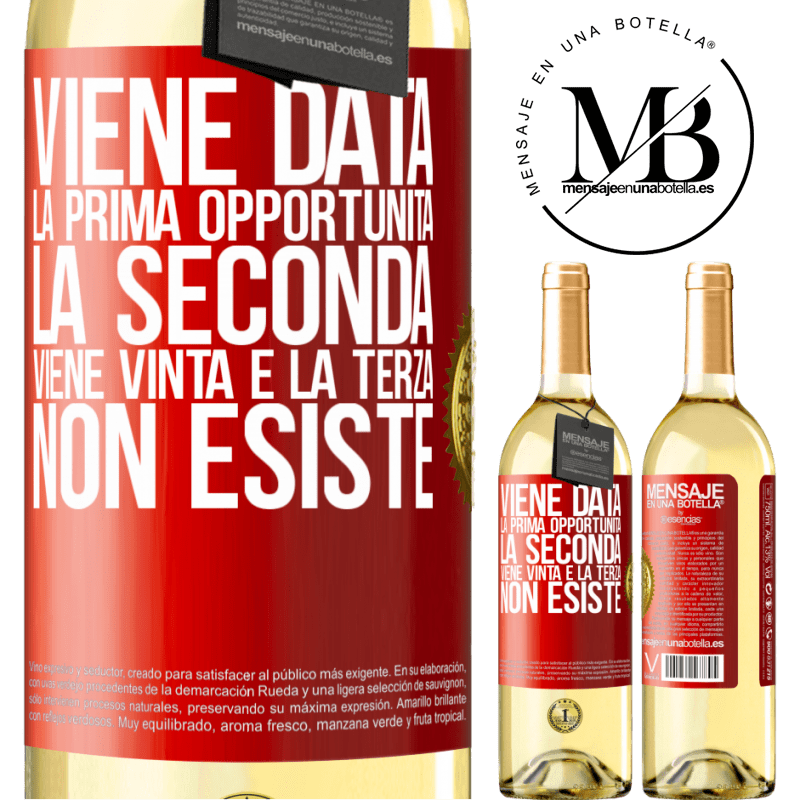 29,95 € Spedizione Gratuita | Vino bianco Edizione WHITE Viene data la prima opportunità, la seconda viene vinta e la terza non esiste Etichetta Rossa. Etichetta personalizzabile Vino giovane Raccogliere 2023 Verdejo