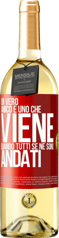 29,95 € | Vino bianco Edizione WHITE Un vero amico è uno che viene quando tutti se ne sono andati Etichetta Rossa. Etichetta personalizzabile Vino giovane Raccogliere 2024 Verdejo