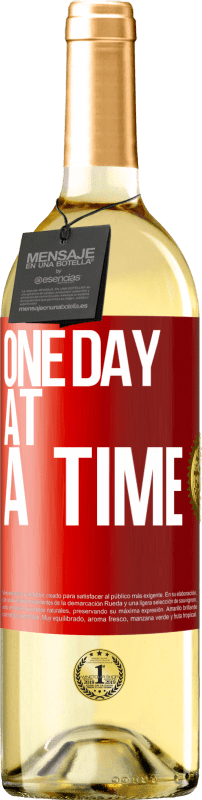 29,95 € | White Wine WHITE Edition One day at a time Red Label. Customizable label Young wine Harvest 2024 Verdejo