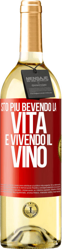 Spedizione Gratuita | Vino bianco Edizione WHITE Sto più bevendo la vita e vivendo il vino Etichetta Rossa. Etichetta personalizzabile Vino giovane Raccogliere 2023 Verdejo