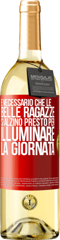 29,95 € Spedizione Gratuita | Vino bianco Edizione WHITE È necessario che le belle ragazze si alzino presto per illuminare la giornata Etichetta Rossa. Etichetta personalizzabile Vino giovane Raccogliere 2025 Verdejo