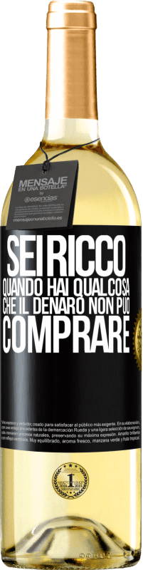 29,95 € Spedizione Gratuita | Vino bianco Edizione WHITE Sei ricco quando hai qualcosa che il denaro non può comprare Etichetta Nera. Etichetta personalizzabile Vino giovane Raccogliere 2025 Verdejo