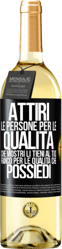 29,95 € | Vino bianco Edizione WHITE Attiri le persone per le qualità che mostri. Li tieni al tuo fianco per le qualità che possiedi Etichetta Nera. Etichetta personalizzabile Vino giovane Raccogliere 2024 Verdejo