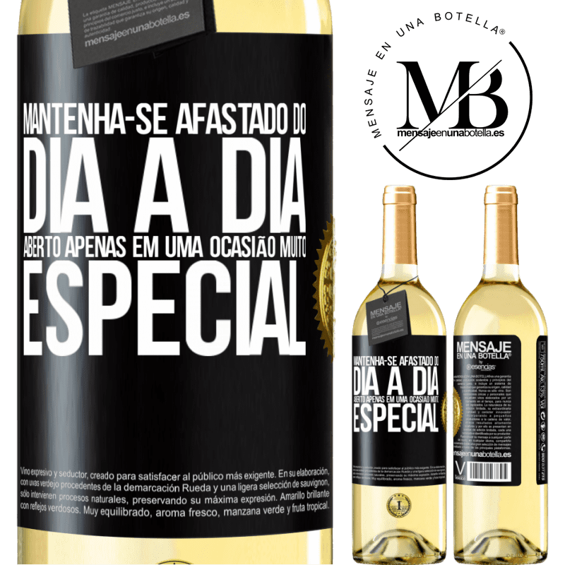 29,95 € Envio grátis | Vinho branco Edição WHITE Mantenha-se afastado do dia a dia. Aberto apenas em uma ocasião muito especial Etiqueta Preta. Etiqueta personalizável Vinho jovem Colheita 2024 Verdejo