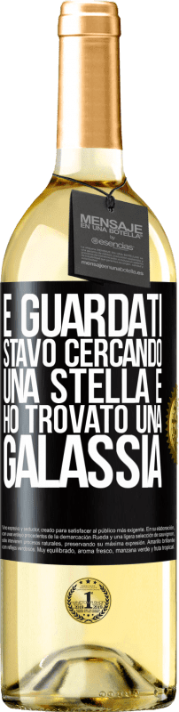 29,95 € Spedizione Gratuita | Vino bianco Edizione WHITE E guardati, stavo cercando una stella e ho trovato una galassia Etichetta Nera. Etichetta personalizzabile Vino giovane Raccogliere 2025 Verdejo