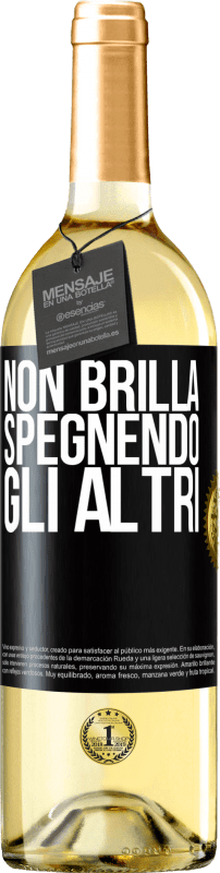 29,95 € | Vino bianco Edizione WHITE Non brilla spegnendo gli altri Etichetta Nera. Etichetta personalizzabile Vino giovane Raccogliere 2024 Verdejo