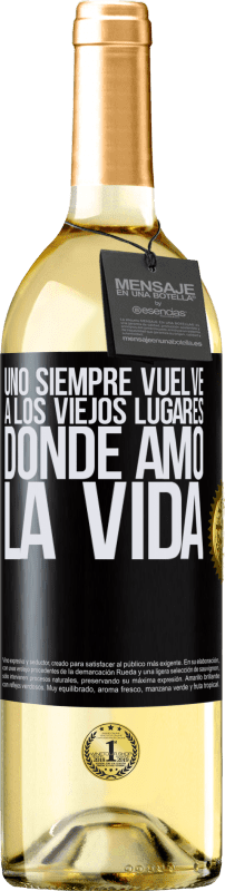 29,95 € Envío gratis | Vino Blanco Edición WHITE Uno siempre vuelve a los viejos lugares donde amó la vida Etiqueta Negra. Etiqueta personalizable Vino joven Cosecha 2024 Verdejo