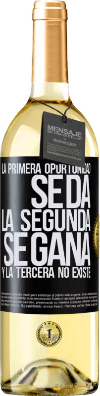 29,95 € Envío gratis | Vino Blanco Edición WHITE La primera oportunidad se da, la segunda se gana, y la tercera no existe Etiqueta Negra. Etiqueta personalizable Vino joven Cosecha 2025 Verdejo