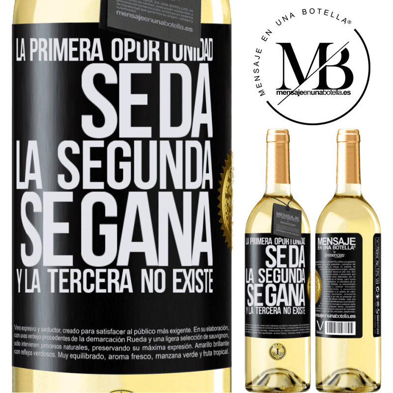 29,95 € Envío gratis | Vino Blanco Edición WHITE La primera oportunidad se da, la segunda se gana, y la tercera no existe Etiqueta Negra. Etiqueta personalizable Vino joven Cosecha 2023 Verdejo