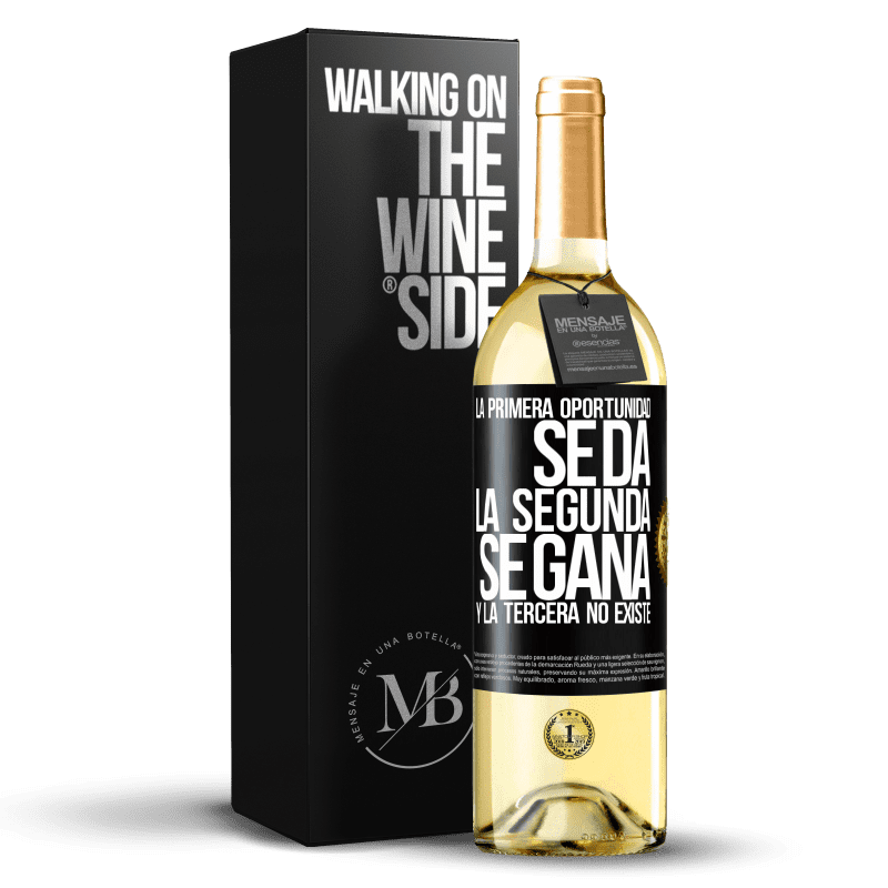 29,95 € Envío gratis | Vino Blanco Edición WHITE La primera oportunidad se da, la segunda se gana, y la tercera no existe Etiqueta Negra. Etiqueta personalizable Vino joven Cosecha 2024 Verdejo