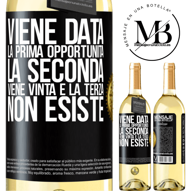 29,95 € Spedizione Gratuita | Vino bianco Edizione WHITE Viene data la prima opportunità, la seconda viene vinta e la terza non esiste Etichetta Nera. Etichetta personalizzabile Vino giovane Raccogliere 2025 Verdejo