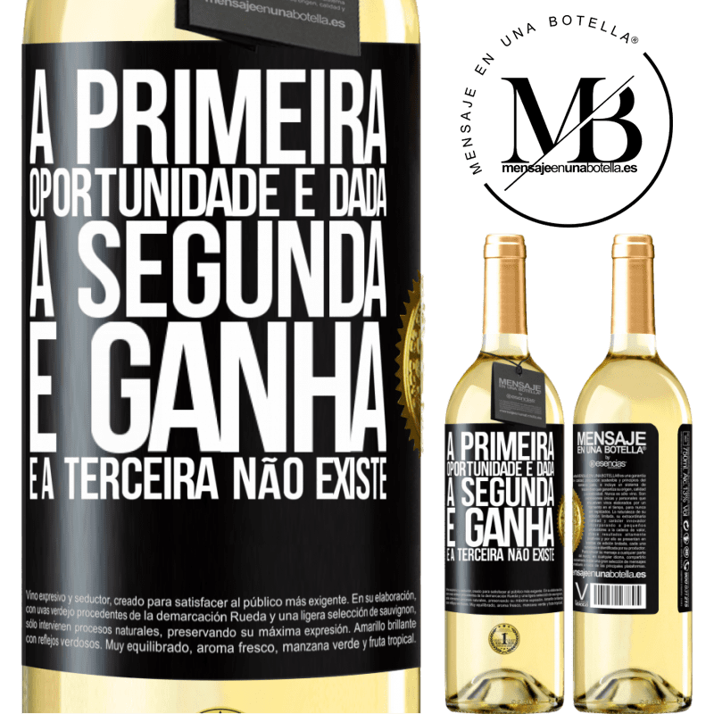 29,95 € Envio grátis | Vinho branco Edição WHITE A primeira oportunidade é dada, a segunda é ganha e a terceira não existe Etiqueta Preta. Etiqueta personalizável Vinho jovem Colheita 2023 Verdejo