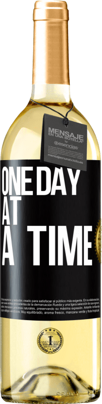 29,95 € | White Wine WHITE Edition One day at a time Black Label. Customizable label Young wine Harvest 2024 Verdejo