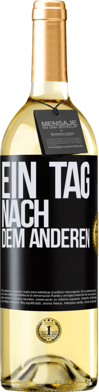 29,95 € | Weißwein WHITE Ausgabe Ein Tag nach dem anderen Schwarzes Etikett. Anpassbares Etikett Junger Wein Ernte 2023 Verdejo