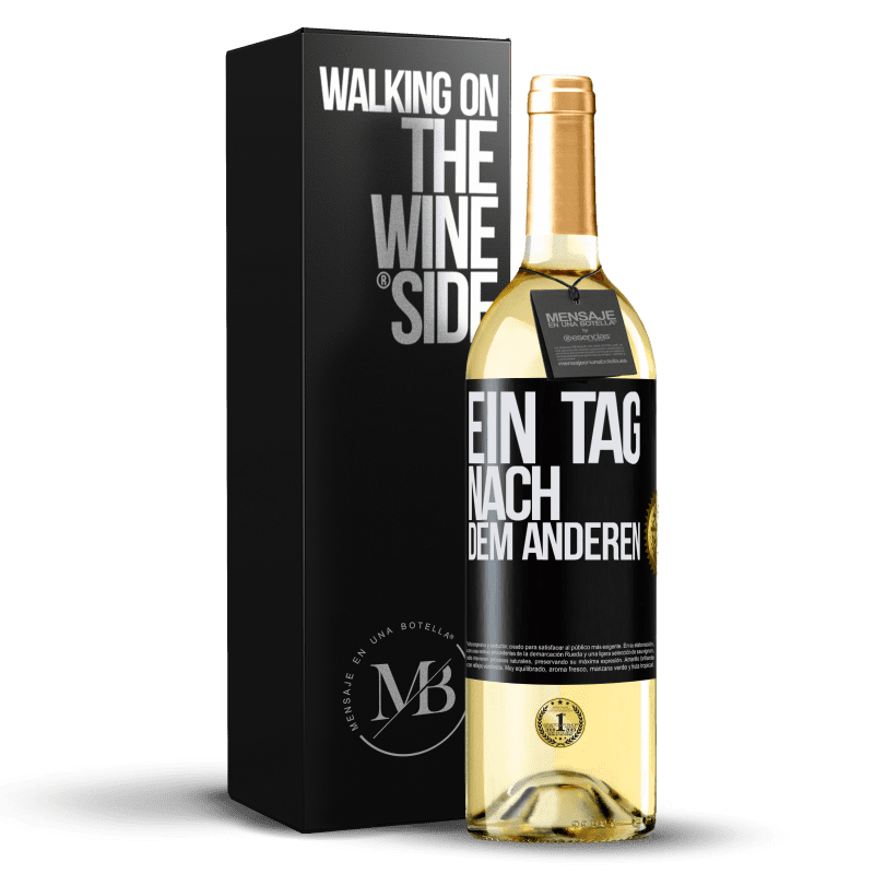 29,95 € Kostenloser Versand | Weißwein WHITE Ausgabe Ein Tag nach dem anderen Schwarzes Etikett. Anpassbares Etikett Junger Wein Ernte 2023 Verdejo