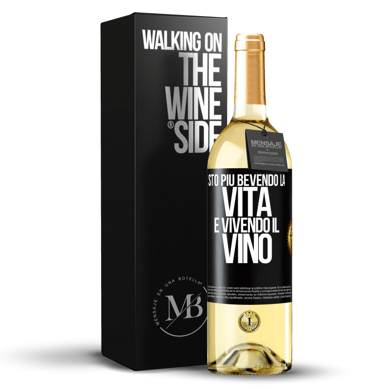 29,95 € Spedizione Gratuita | Vino bianco Edizione WHITE Sto più bevendo la vita e vivendo il vino Etichetta Nera. Etichetta personalizzabile Vino giovane Raccogliere 2023 Verdejo