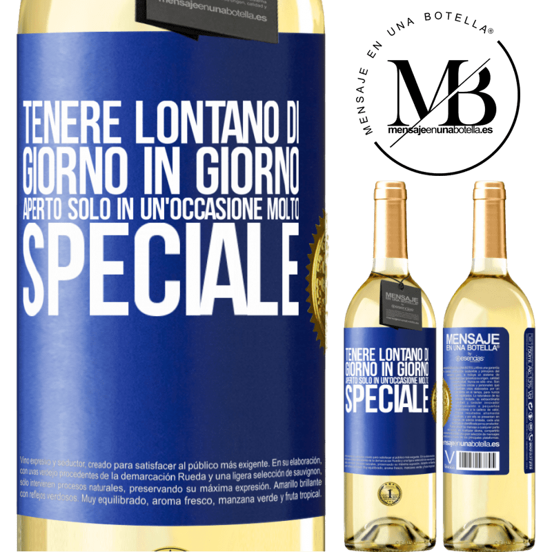 29,95 € Spedizione Gratuita | Vino bianco Edizione WHITE Tenere lontano di giorno in giorno. Aperto solo in un'occasione molto speciale Etichetta Blu. Etichetta personalizzabile Vino giovane Raccogliere 2024 Verdejo