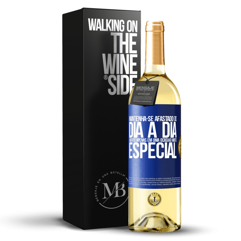 29,95 € Envio grátis | Vinho branco Edição WHITE Mantenha-se afastado do dia a dia. Aberto apenas em uma ocasião muito especial Etiqueta Azul. Etiqueta personalizável Vinho jovem Colheita 2024 Verdejo