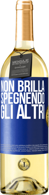 29,95 € | Vino bianco Edizione WHITE Non brilla spegnendo gli altri Etichetta Blu. Etichetta personalizzabile Vino giovane Raccogliere 2024 Verdejo