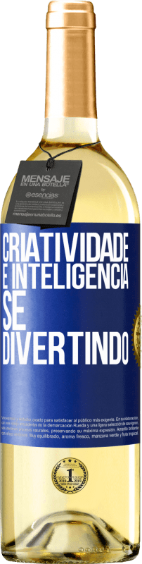 29,95 € | Vinho branco Edição WHITE Criatividade é inteligência se divertindo Etiqueta Azul. Etiqueta personalizável Vinho jovem Colheita 2024 Verdejo