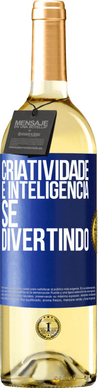 29,95 € | Vinho branco Edição WHITE Criatividade é inteligência se divertindo Etiqueta Azul. Etiqueta personalizável Vinho jovem Colheita 2025 Verdejo