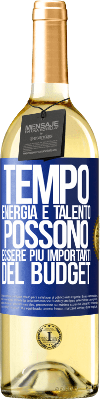 29,95 € Spedizione Gratuita | Vino bianco Edizione WHITE Tempo, energia e talento possono essere più importanti del budget Etichetta Blu. Etichetta personalizzabile Vino giovane Raccogliere 2024 Verdejo