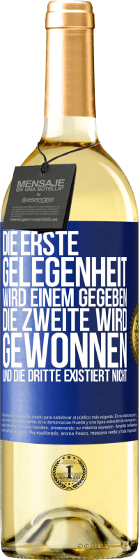 29,95 € | Weißwein WHITE Ausgabe Die erste Gelegenheit wird einem gegeben, die Zweite wird gewonnen und die Dritte existiert nicht Blaue Markierung. Anpassbares Etikett Junger Wein Ernte 2023 Verdejo